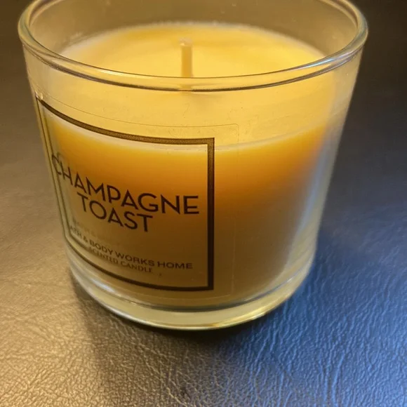 🆕 🥂 CHAMPAGNE TOAST - Candle & 6 Wallflowers Bundle Bath & Body Works Refills - Picture 10 of 15